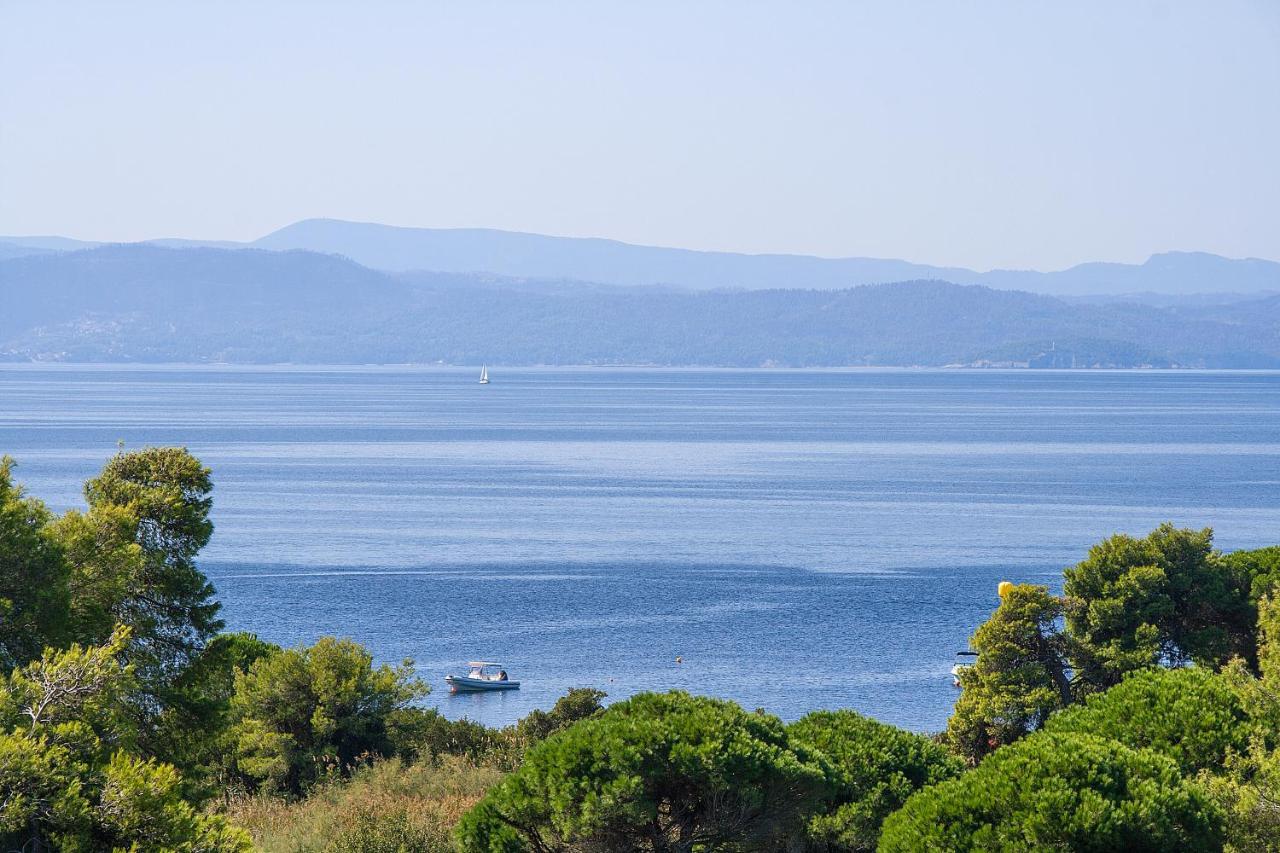 Angelos Studios Vromolimnos Exterior photo